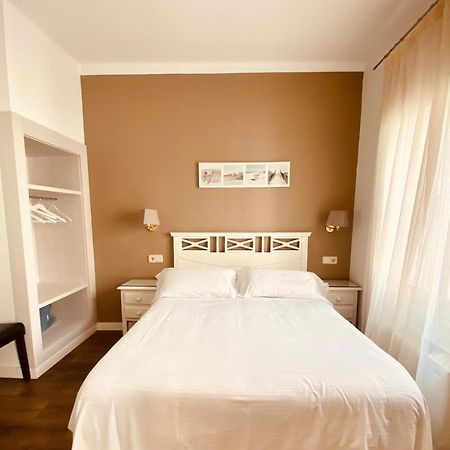 Hotel Carbonell Llança Dış mekan fotoğraf