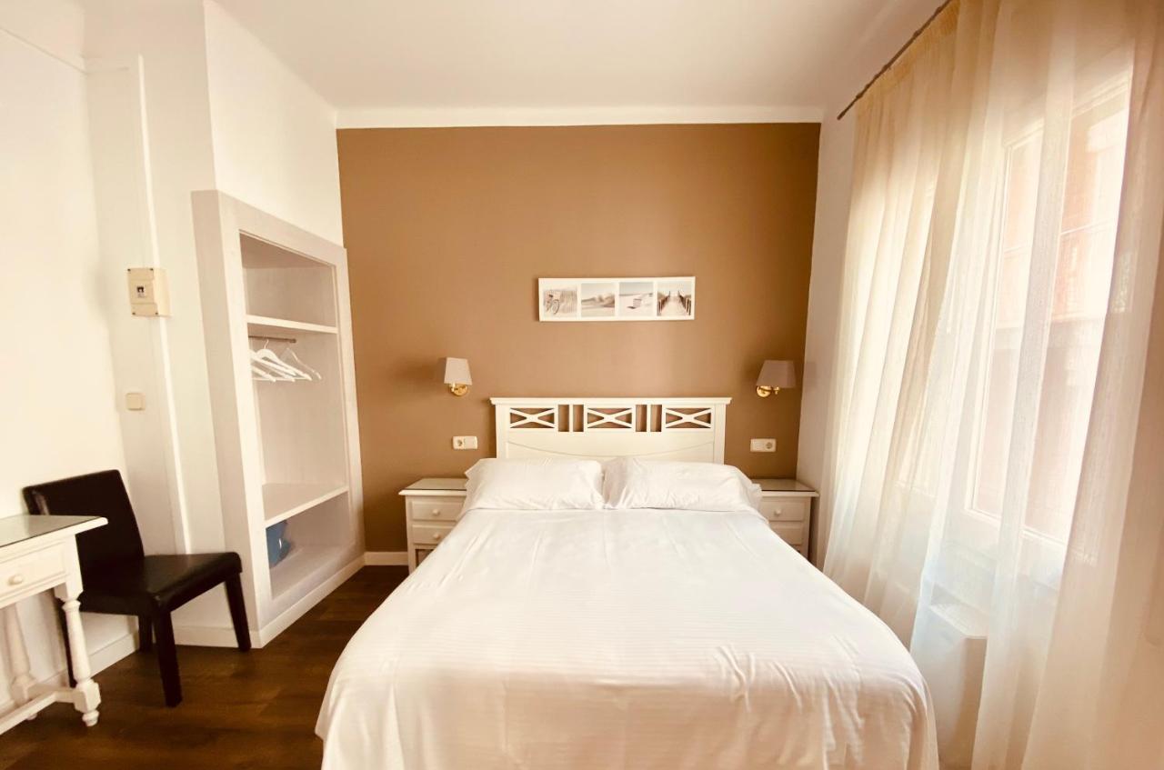 Hotel Carbonell Llança Dış mekan fotoğraf