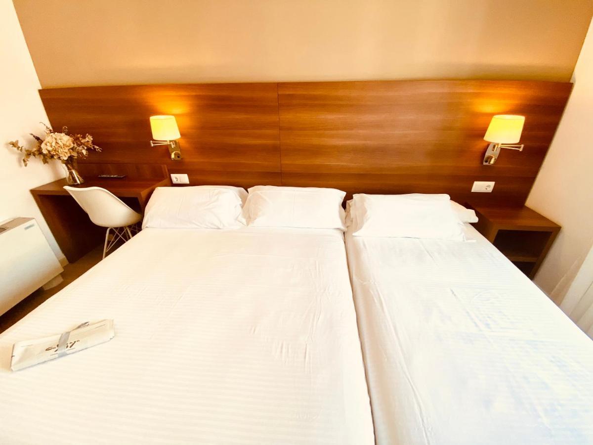 Hotel Carbonell Llança Dış mekan fotoğraf
