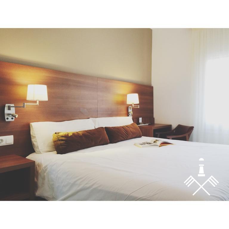 Hotel Carbonell Llança Oda fotoğraf