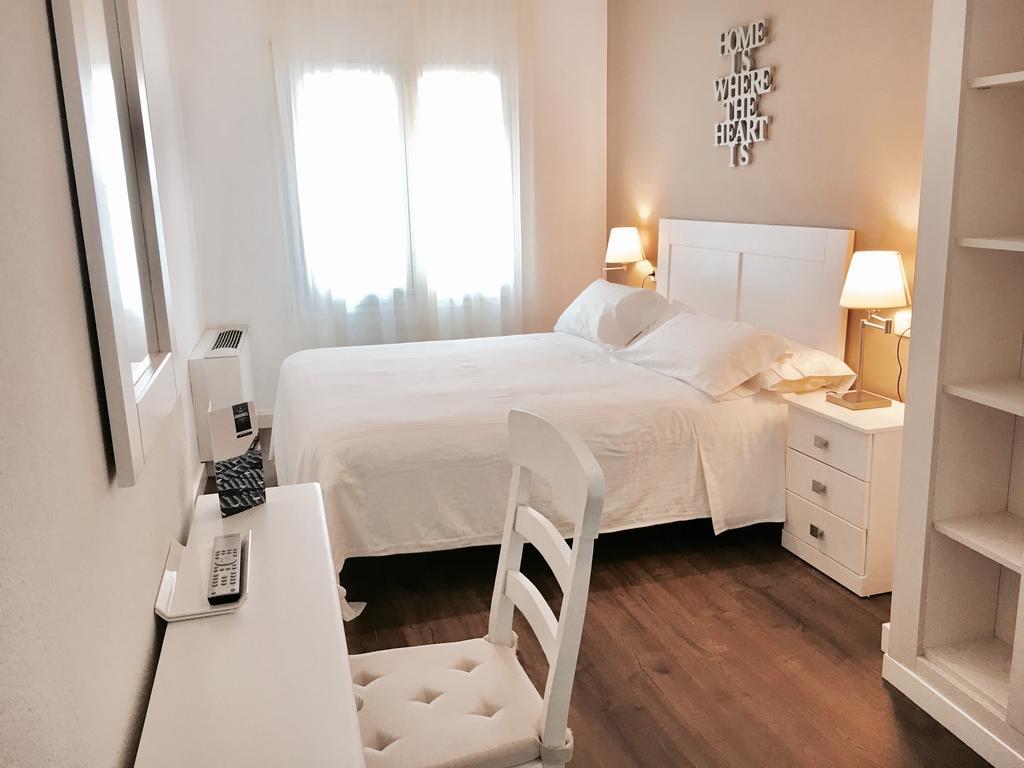 Hotel Carbonell Llança Dış mekan fotoğraf