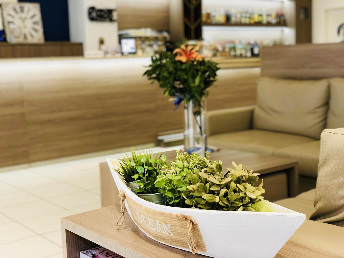 Hotel Carbonell Llança Dış mekan fotoğraf